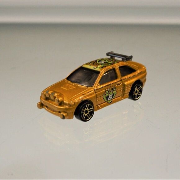 Hot Wheels Mattel 1996 Escort Rally Gold #5 Die Cast Car Loose - Picture 1 of 6